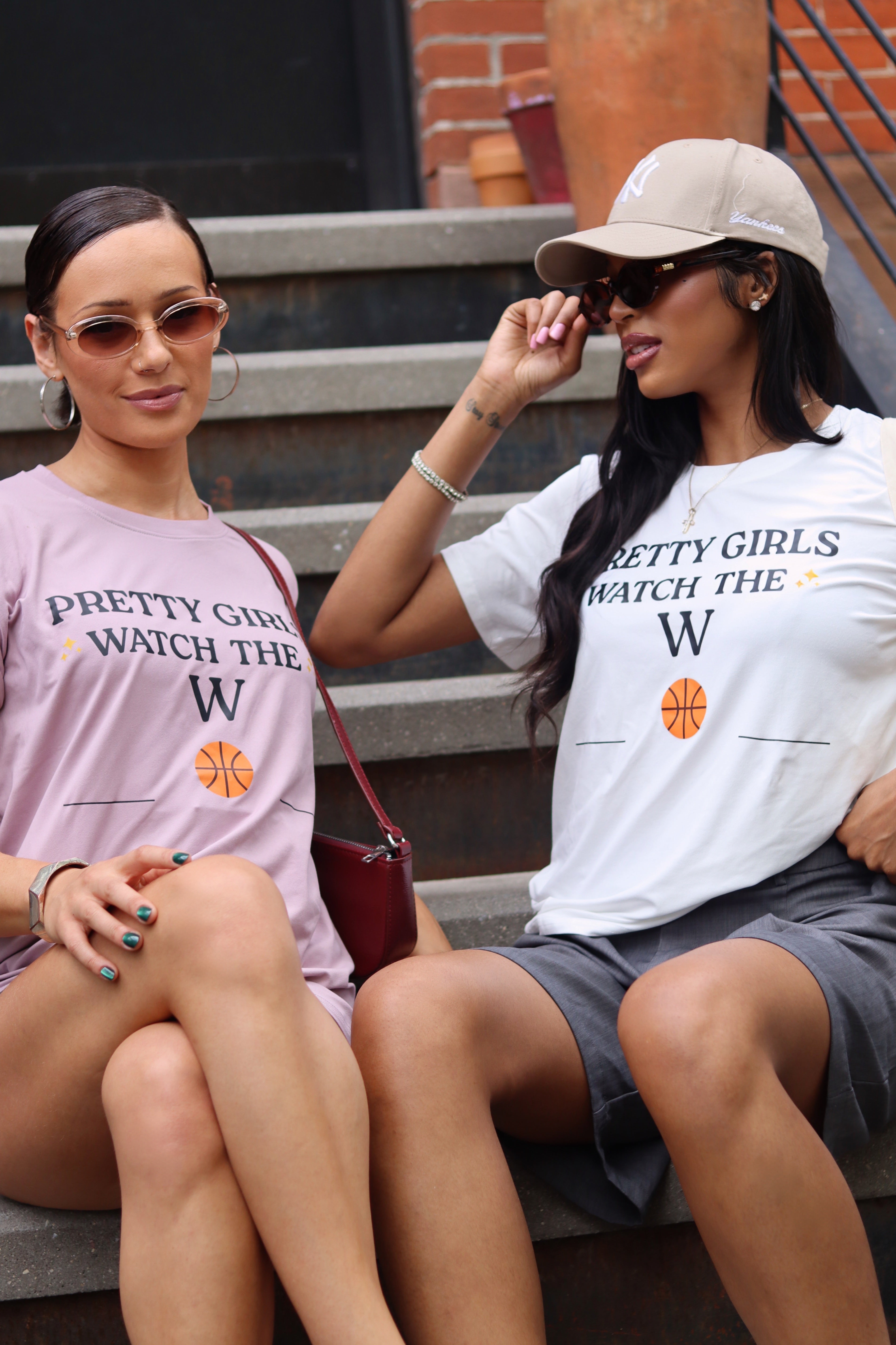 Pretty Girls Watch the W™ - Oversized Tee