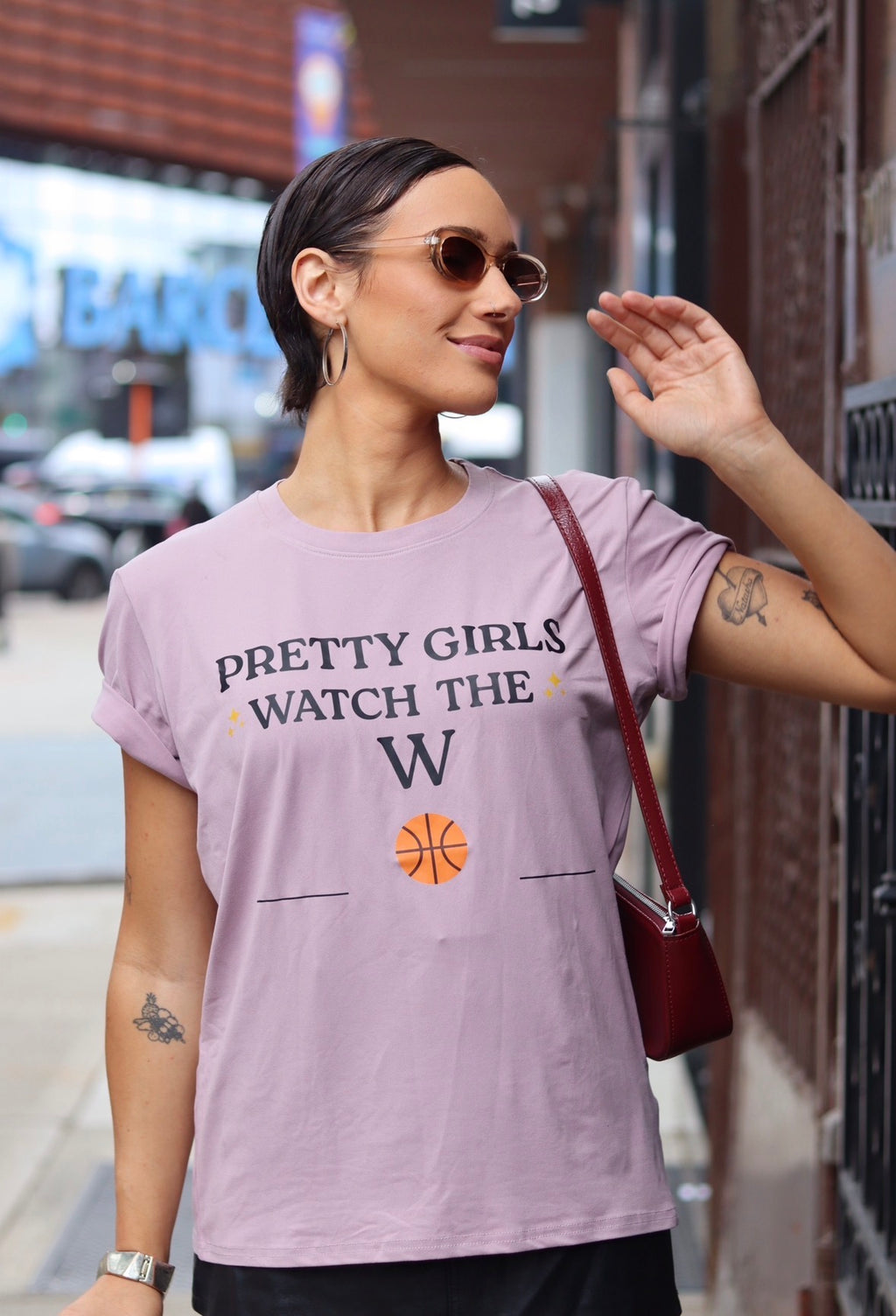 Pretty Girls Watch the W™ - Oversized Tee