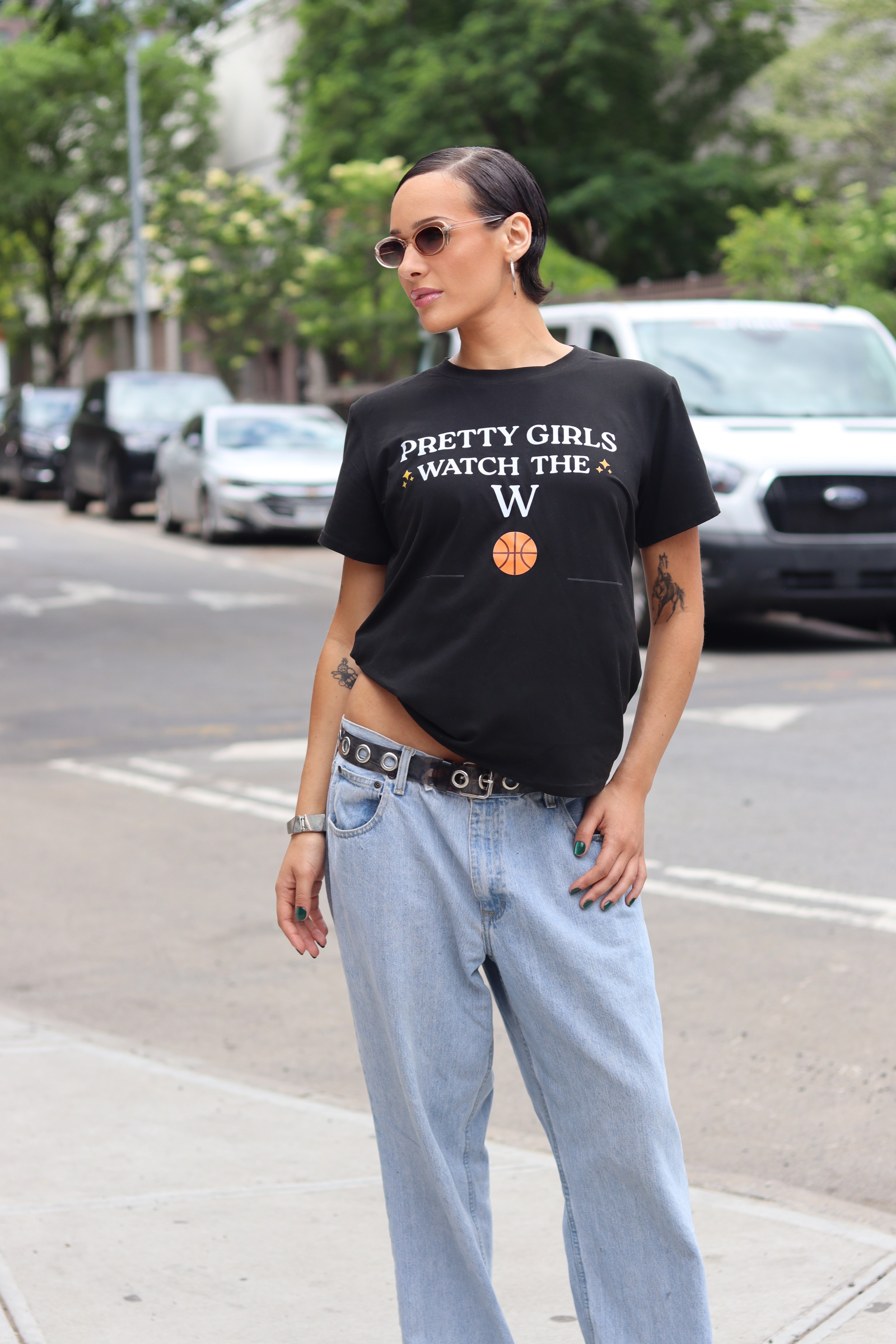 Pretty Girls Watch the W™ - Oversized Tee
